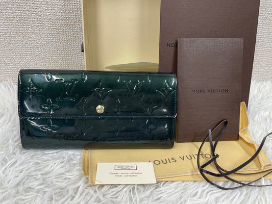 Louis Vuitton Green Wallets A-19169