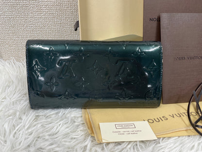 Louis Vuitton Green Wallets A-19169