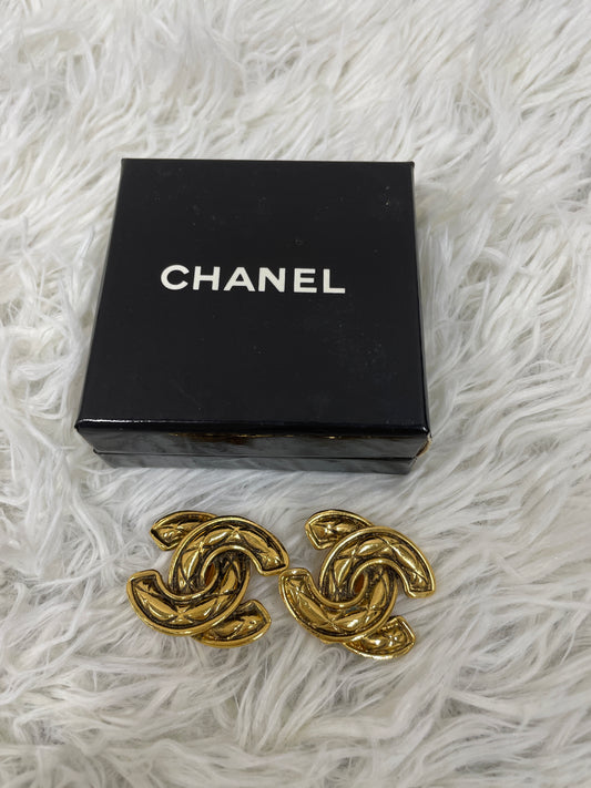 Chanel Gold Earrings A-19171