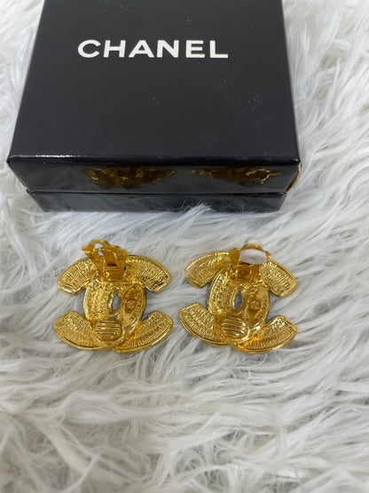 Chanel Gold Earrings A-19171