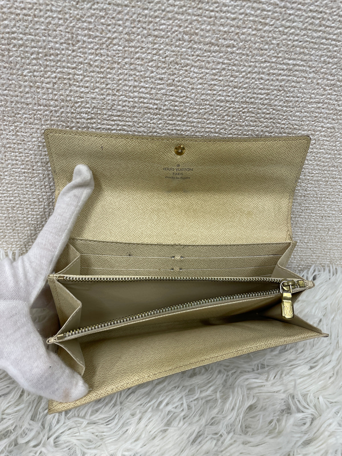 Louis Vuitton Multicolor Wallets A-19186