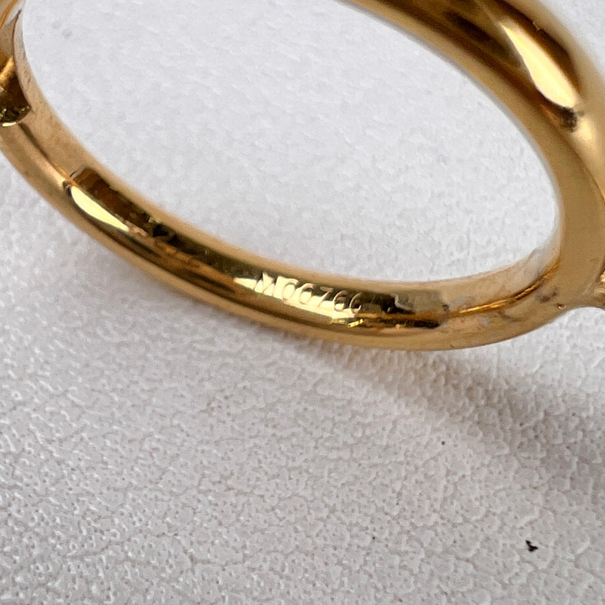 Louis Vuitton Gold Small goods A-19191