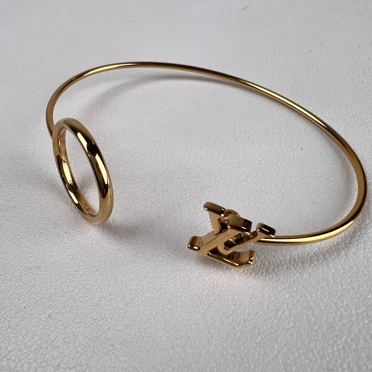Louis Vuitton Gold Small goods A-19191