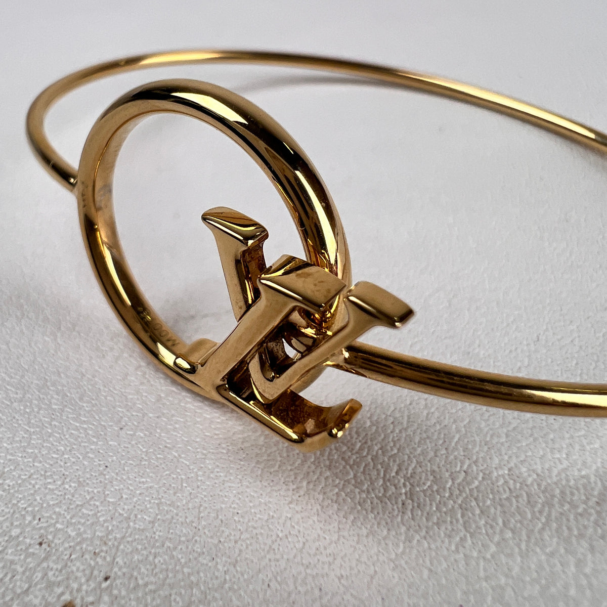 Louis Vuitton Gold Small goods A-19191
