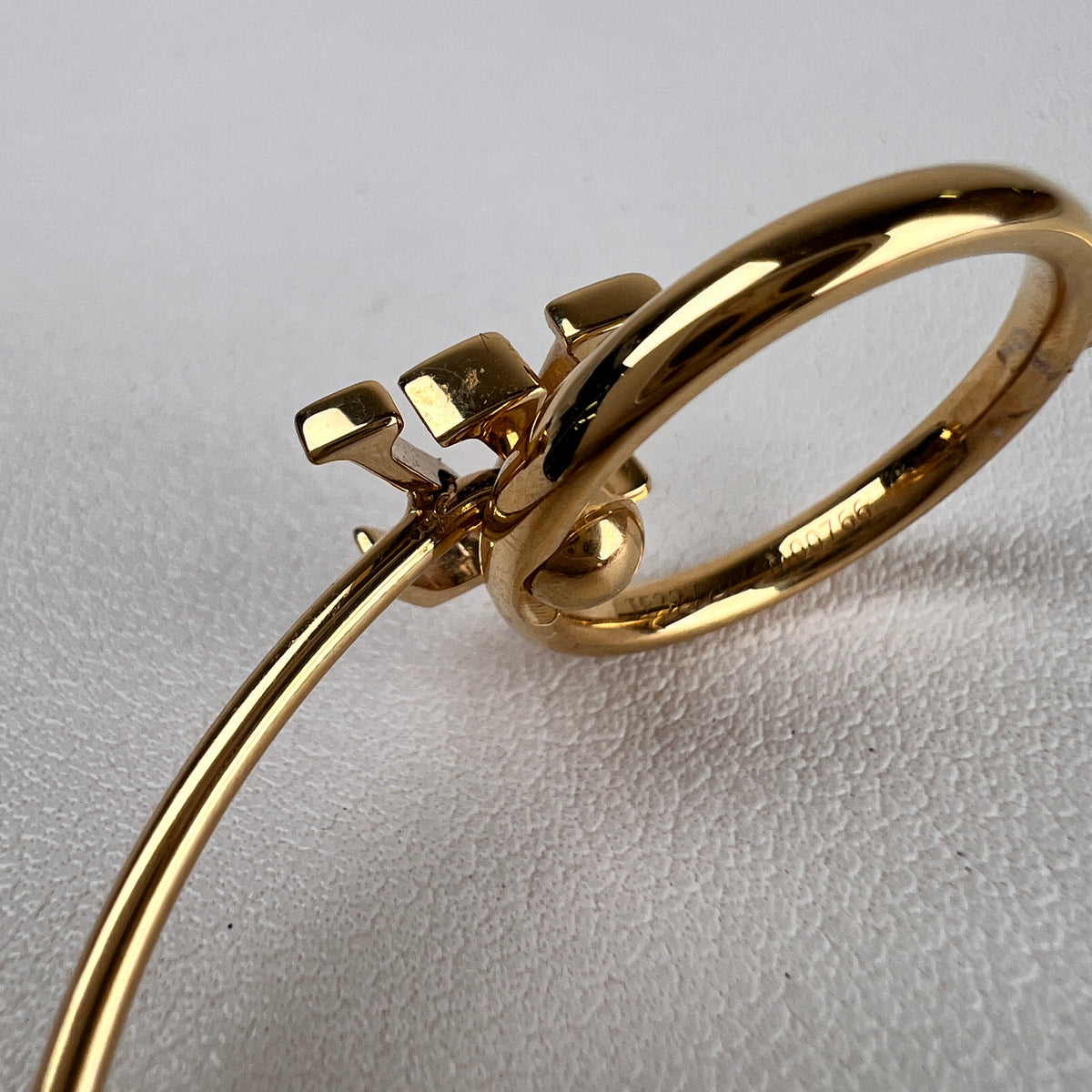 Louis Vuitton Gold Small goods A-19191