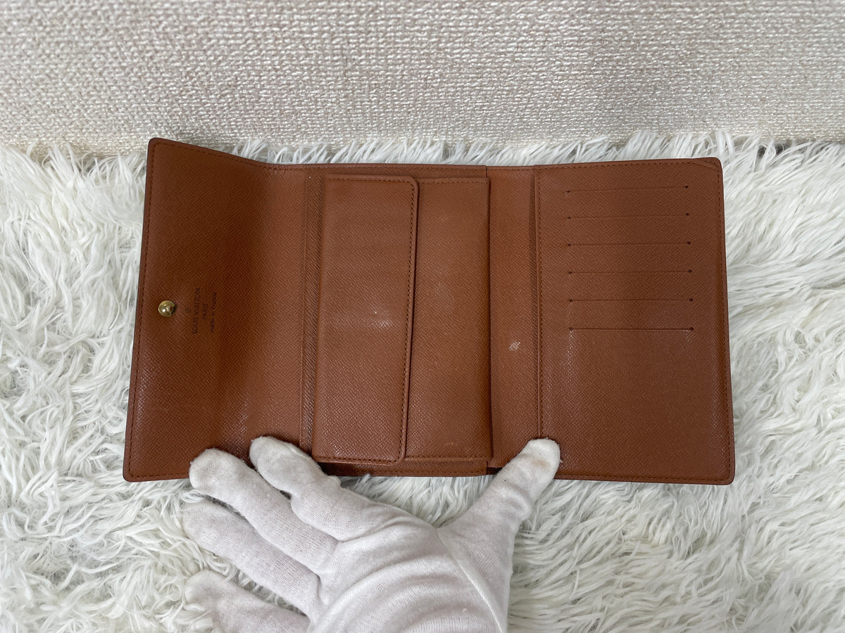 Louis Vuitton Brown Wallets A-19192