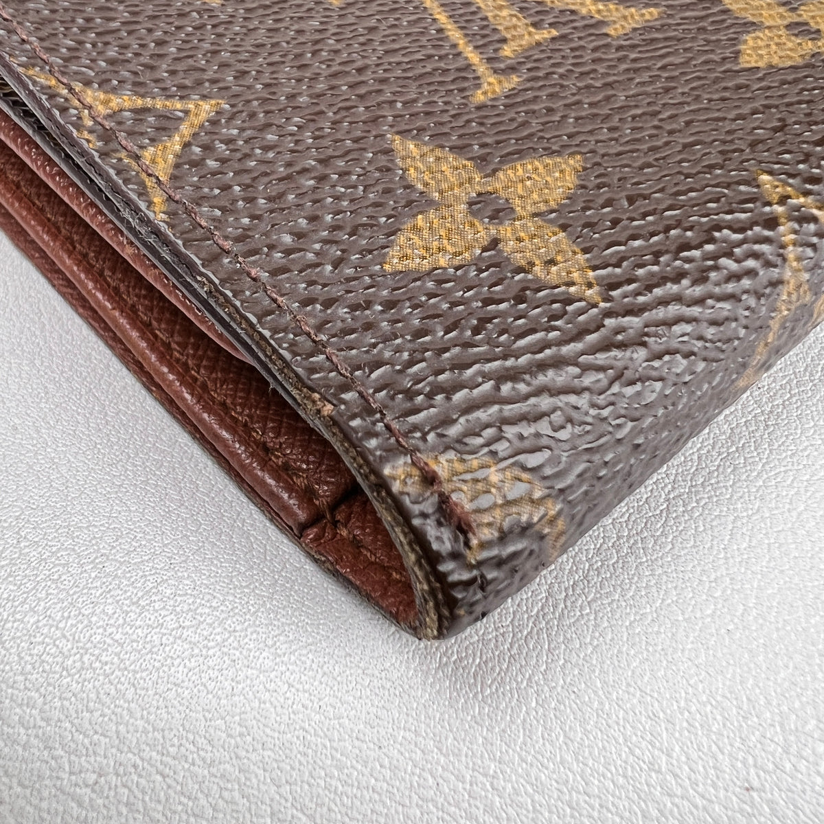 Louis Vuitton Brown Wallets A-19192
