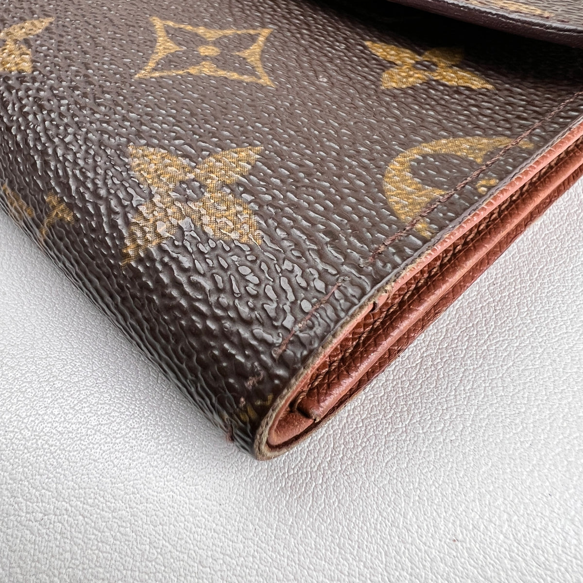Louis Vuitton Brown Wallets A-19192