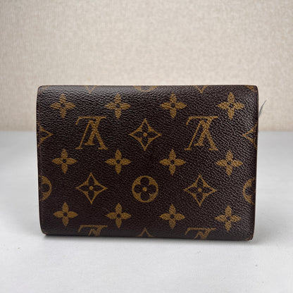 Louis Vuitton Brown Wallets A-19192
