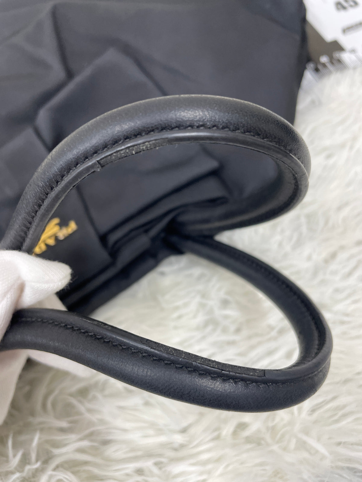 Prada Black Handle Bags A-19198