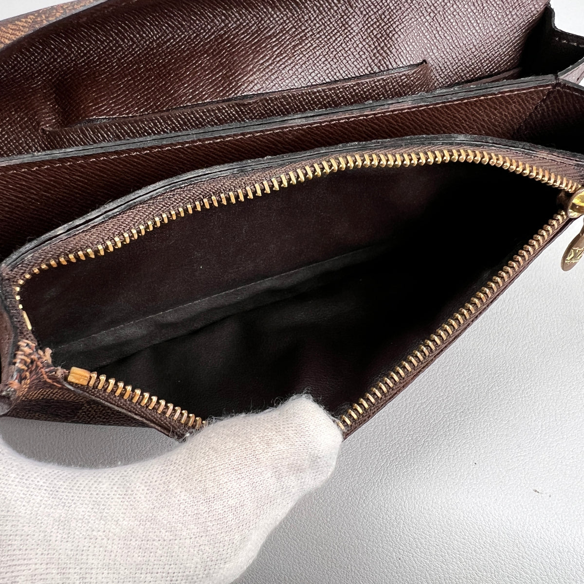 Louis Vuitton Brown Wallets A-19246