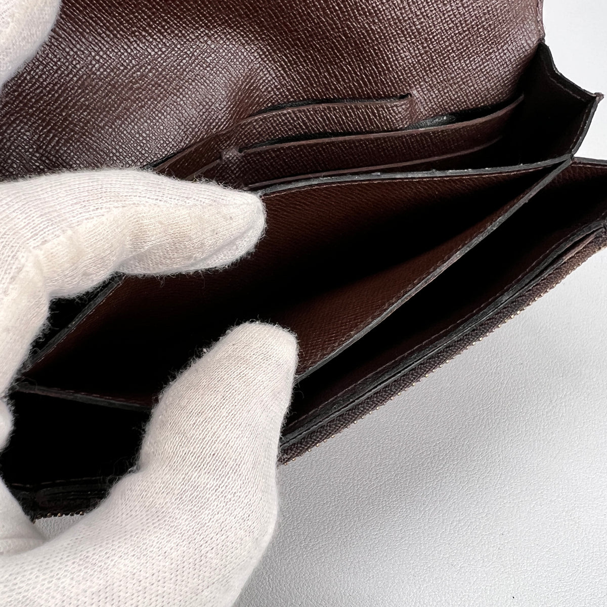 Louis Vuitton Brown Wallets A-19246