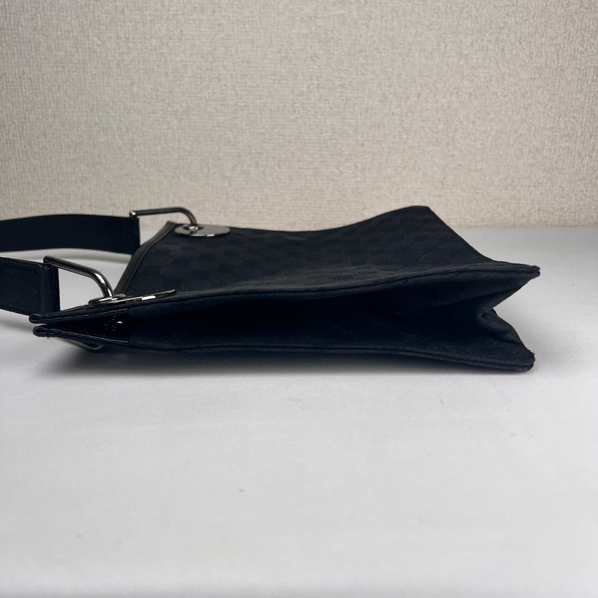 Gucci Gray Shoulder Bags A-19250
