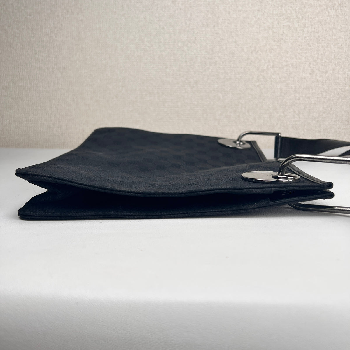 Gucci Gray Shoulder Bags A-19250