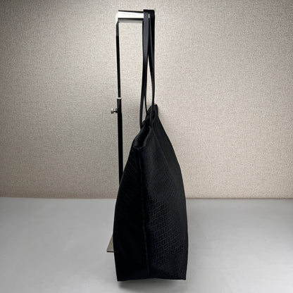 Fendi Black Tote Bags A-19254