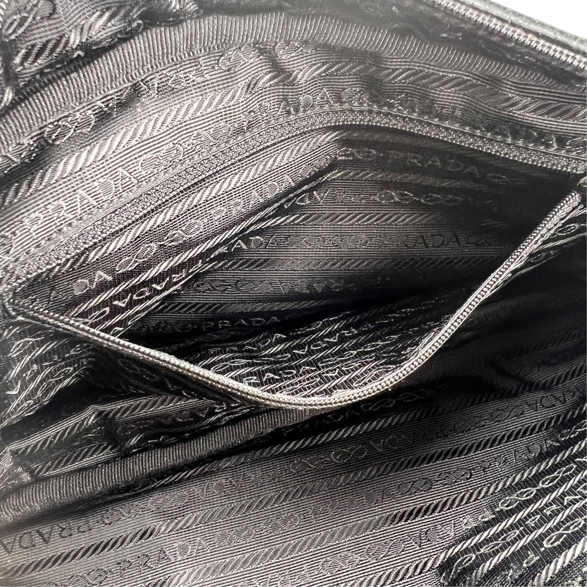 Prada Black Handle Bags A-19259