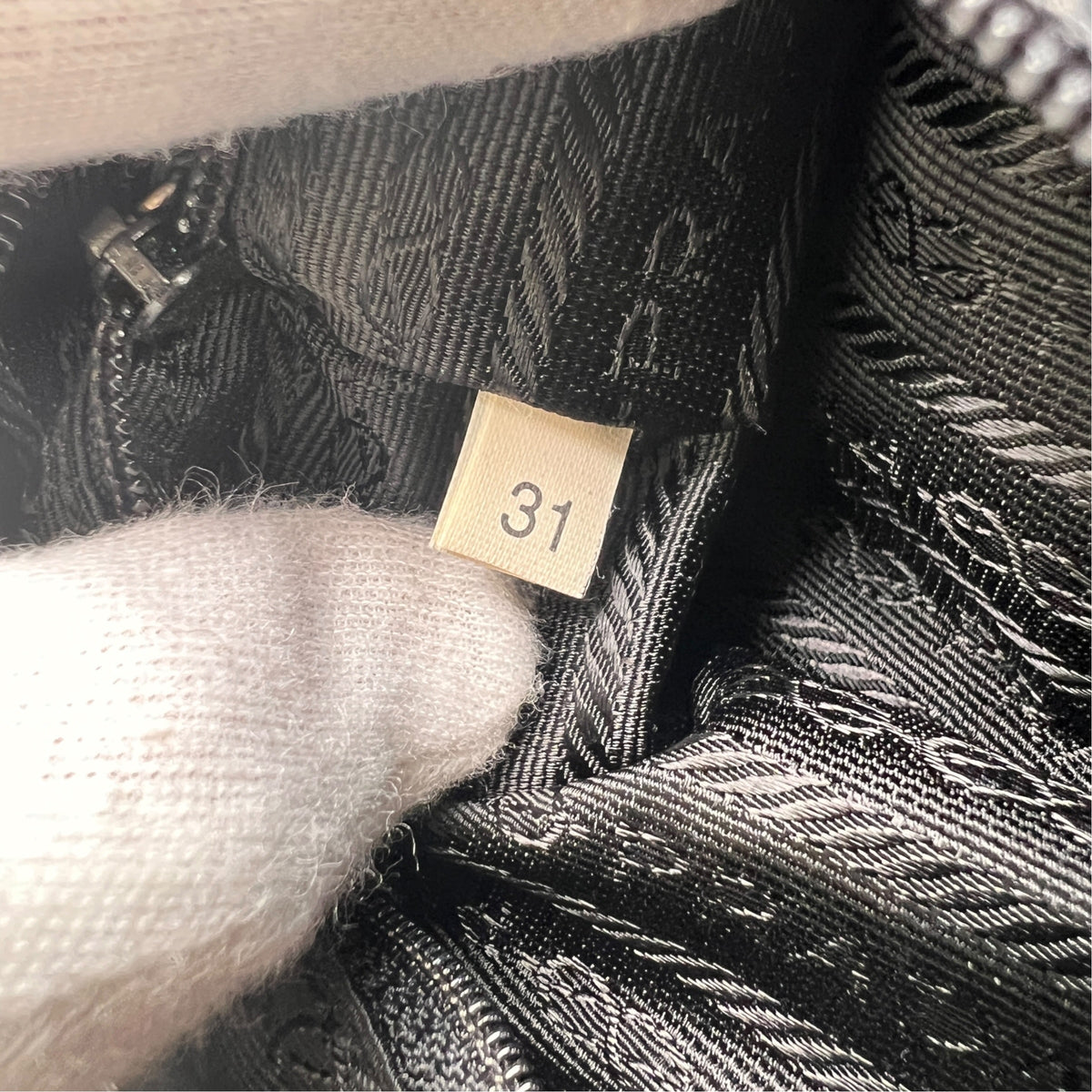 Prada Black Handle Bags A-19259
