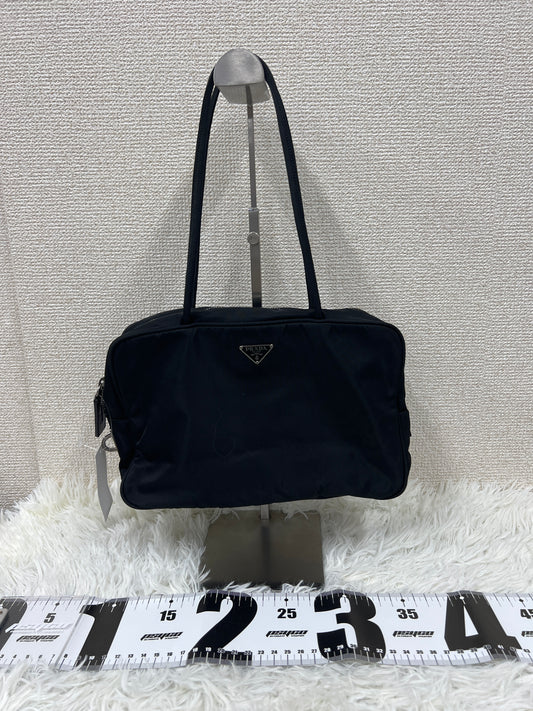 Prada Black Handle Bags A-19262