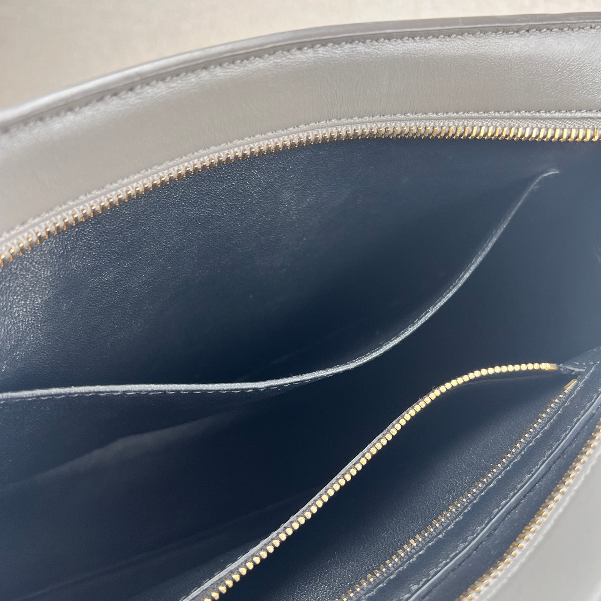 Saint Laurent Gray Handle Bags A-19263