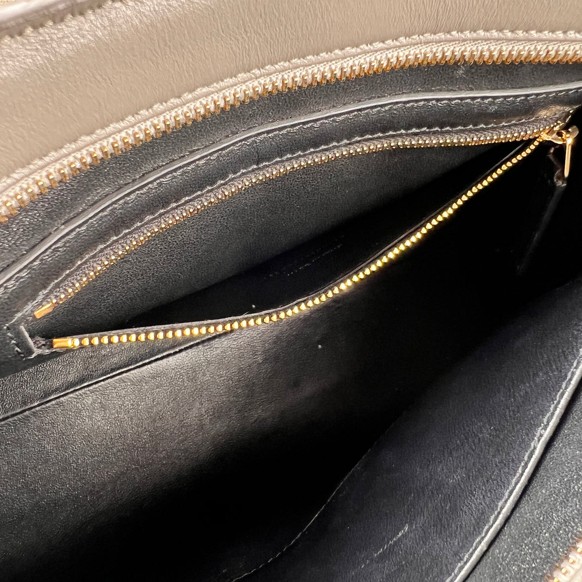 Saint Laurent Gray Handle Bags A-19263