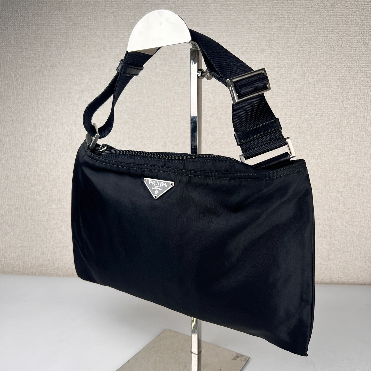 Prada Black Shoulder Bags A-19268