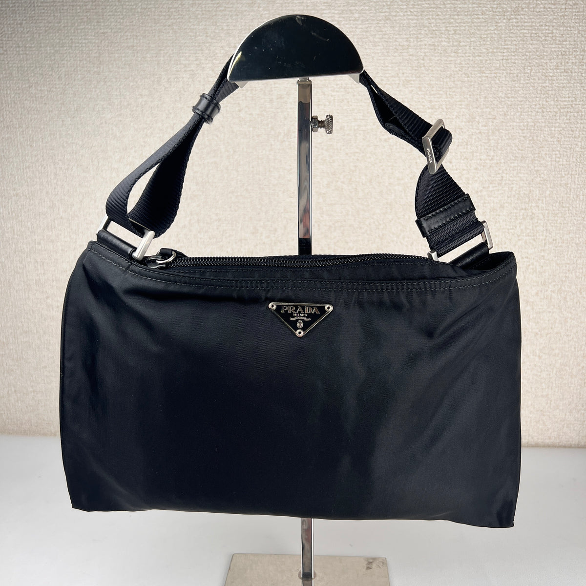 Prada Black Shoulder Bags A-19268