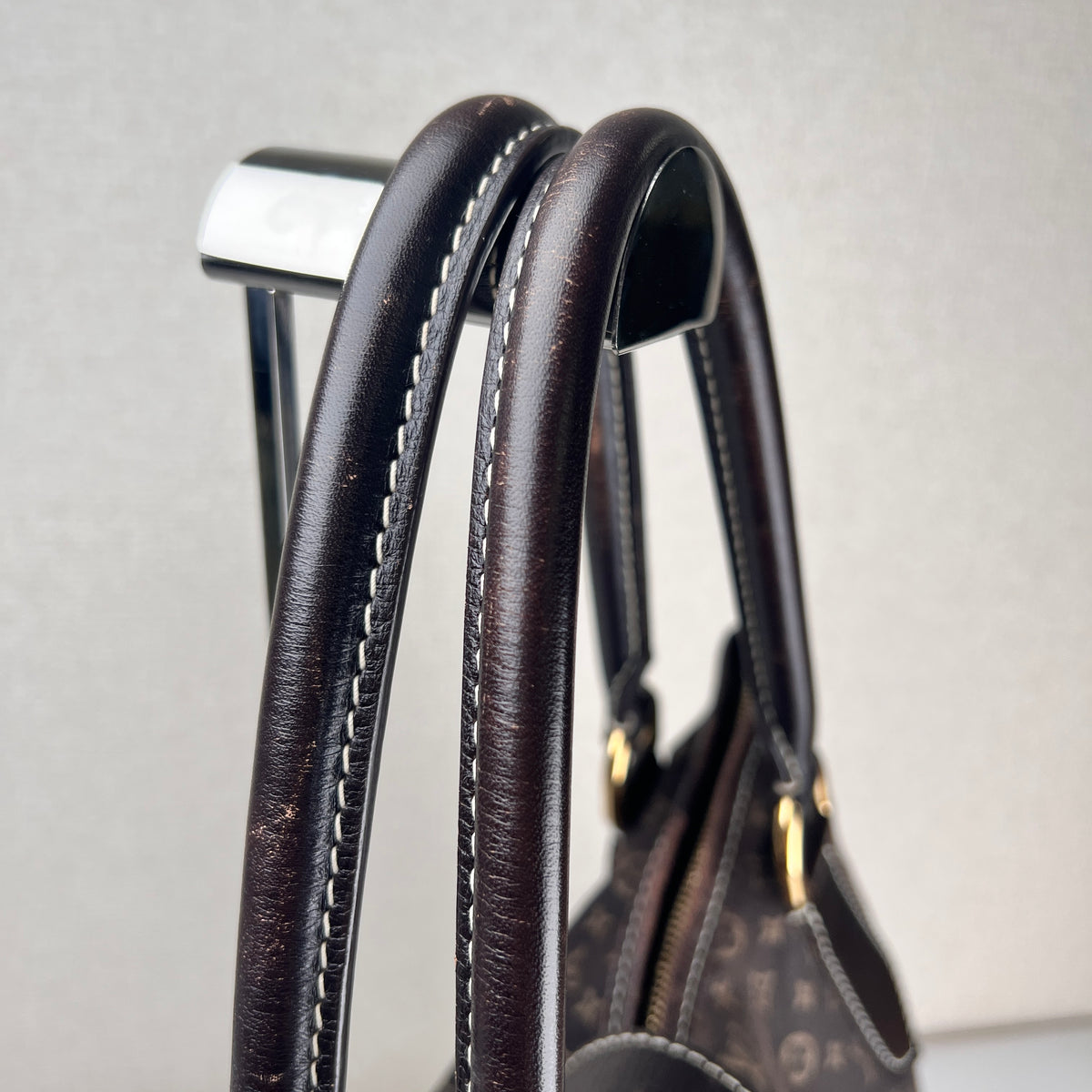 Louis Vuitton Brown Shoulder Bags A-19275