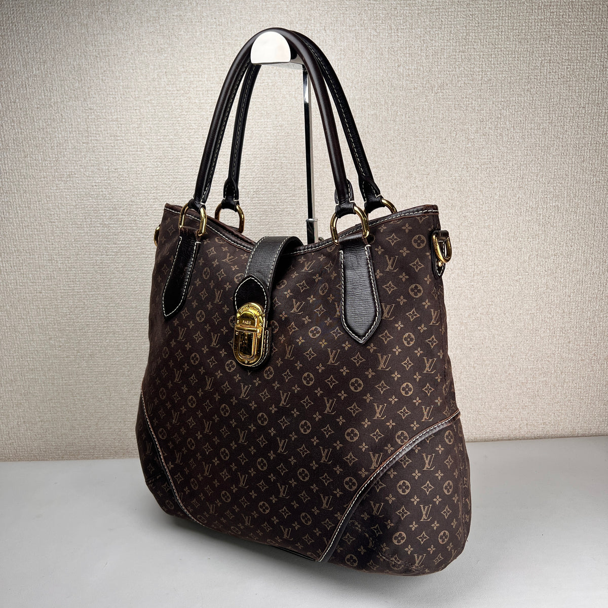 Louis Vuitton Brown Shoulder Bags A-19275