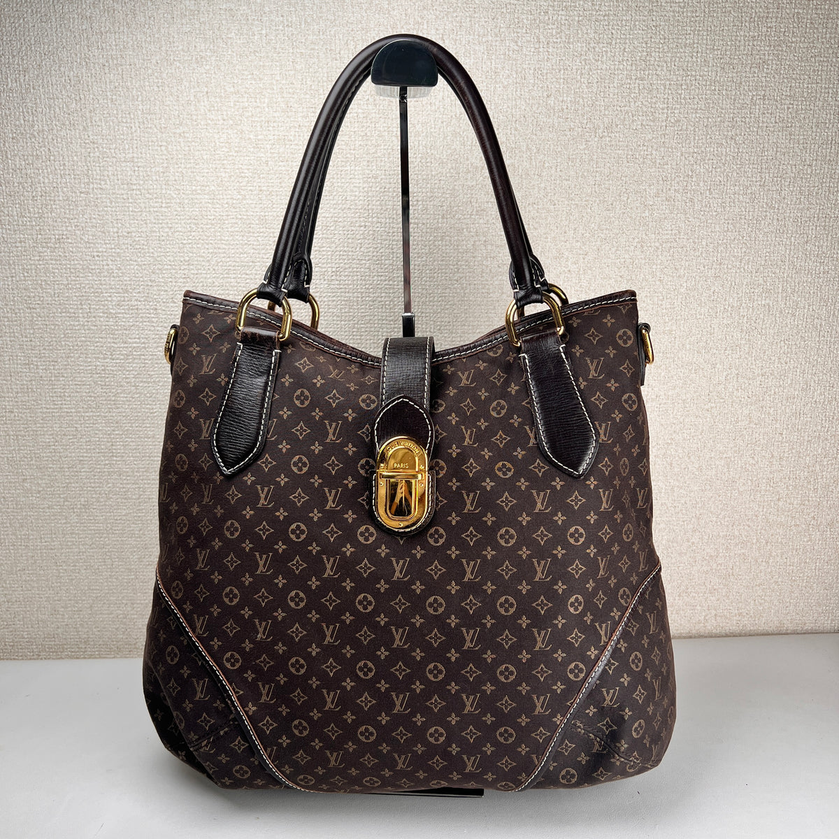 Louis Vuitton Brown Shoulder Bags A-19275