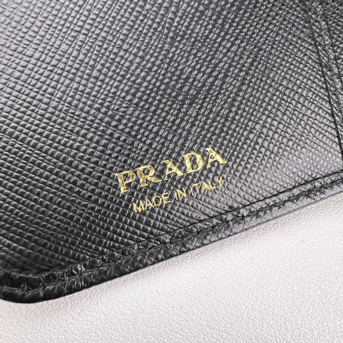 Prada Black Wallets A-19278