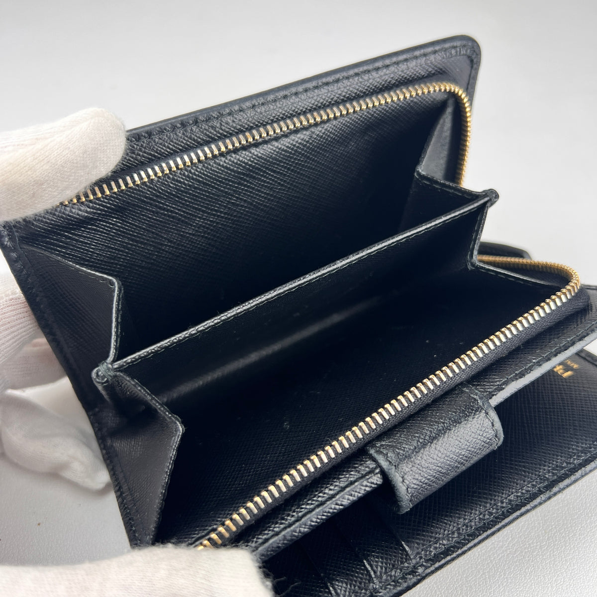 Prada Black Wallets A-19278