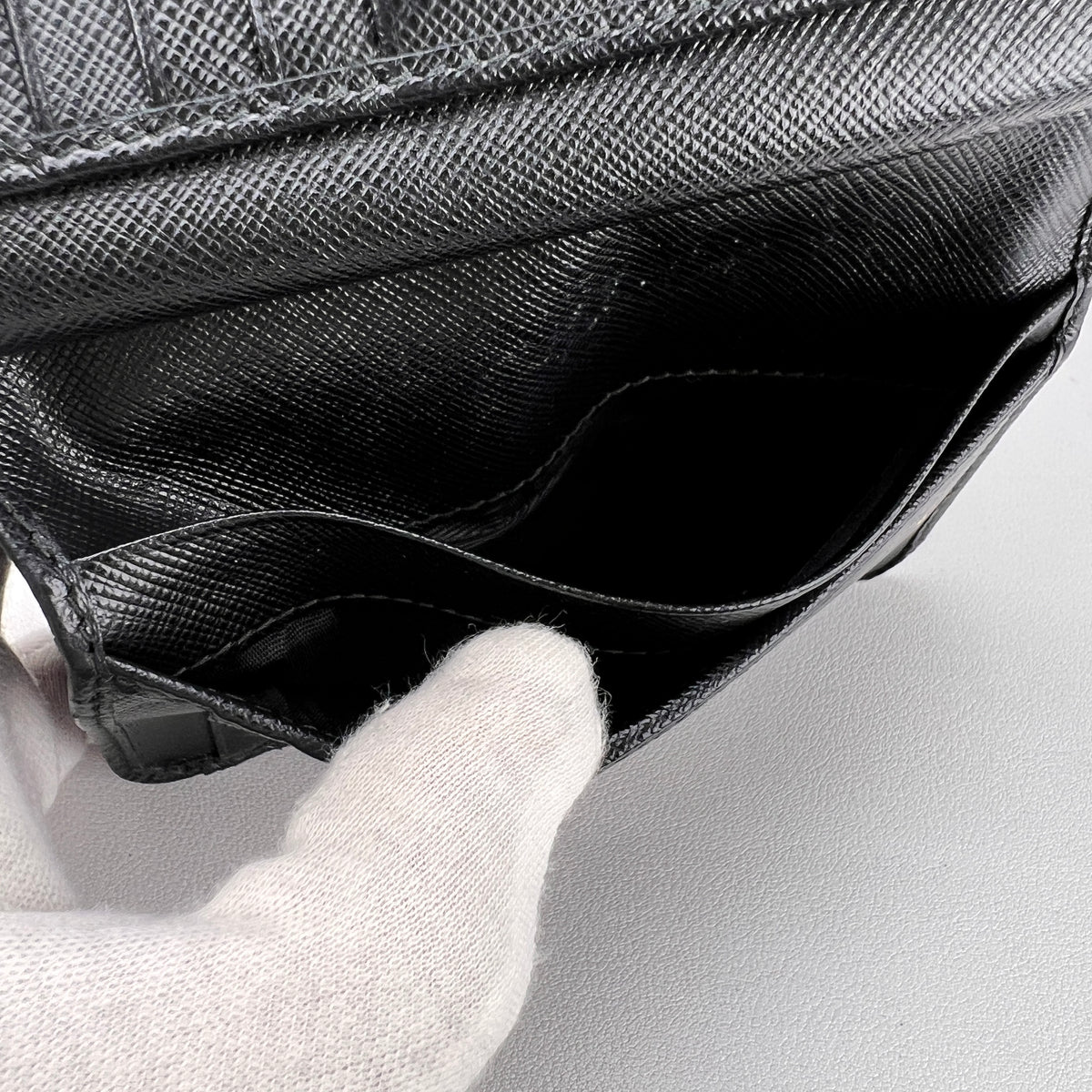 Prada Black Wallets A-19278