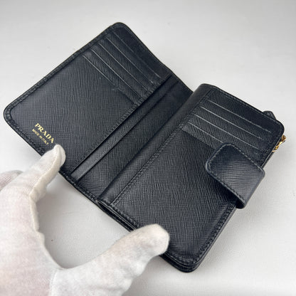 Prada Black Wallets A-19278