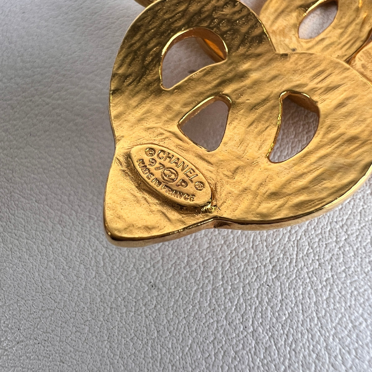Chanel Gold Brooches A-19279