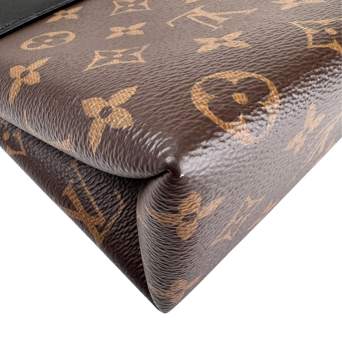 Louis Vuitton Gold Shoulder Bags A-19291