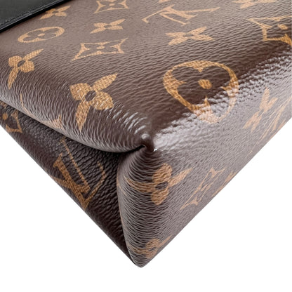 Louis Vuitton Gold Shoulder Bags A-19291