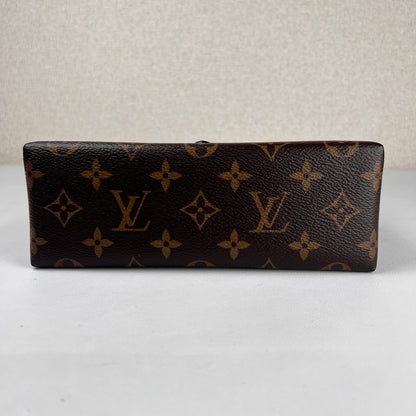 Louis Vuitton Gold Shoulder Bags A-19291
