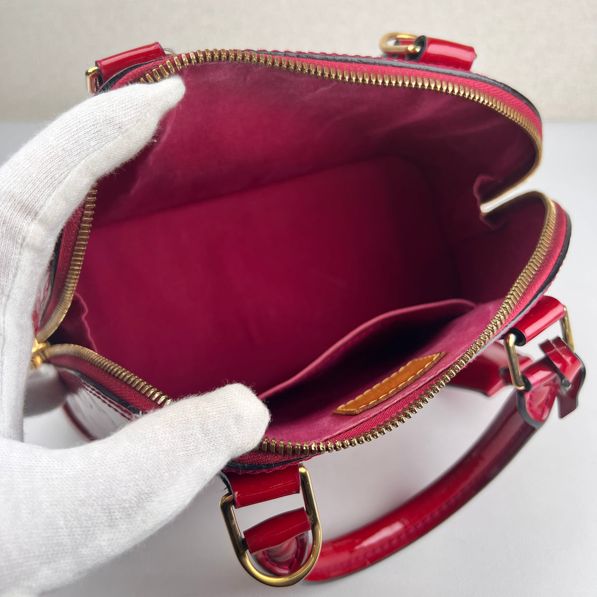Louis Vuitton Red Handle Bags A-19292