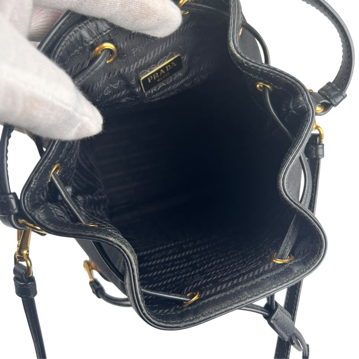 Prada Black Shoulder Bags A-19293