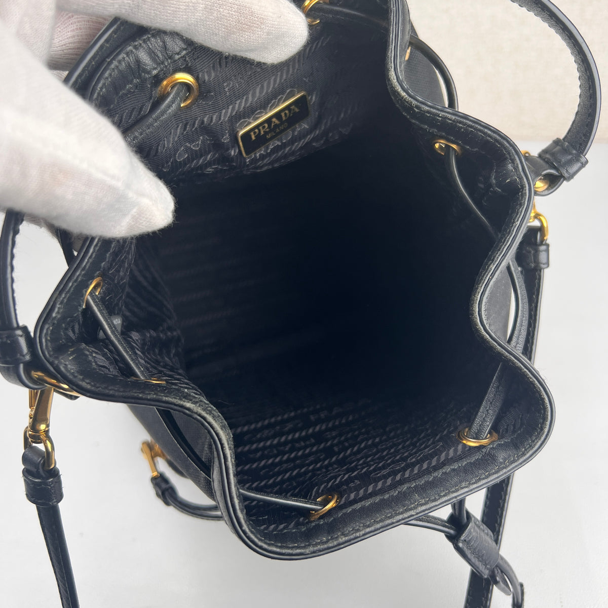 Prada Black Shoulder Bags A-19293