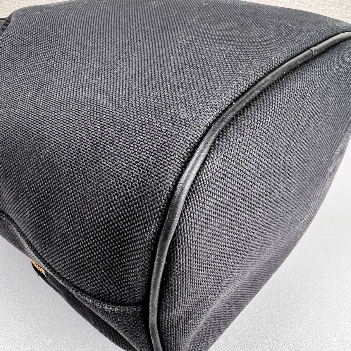 Prada Black Shoulder Bags A-19293