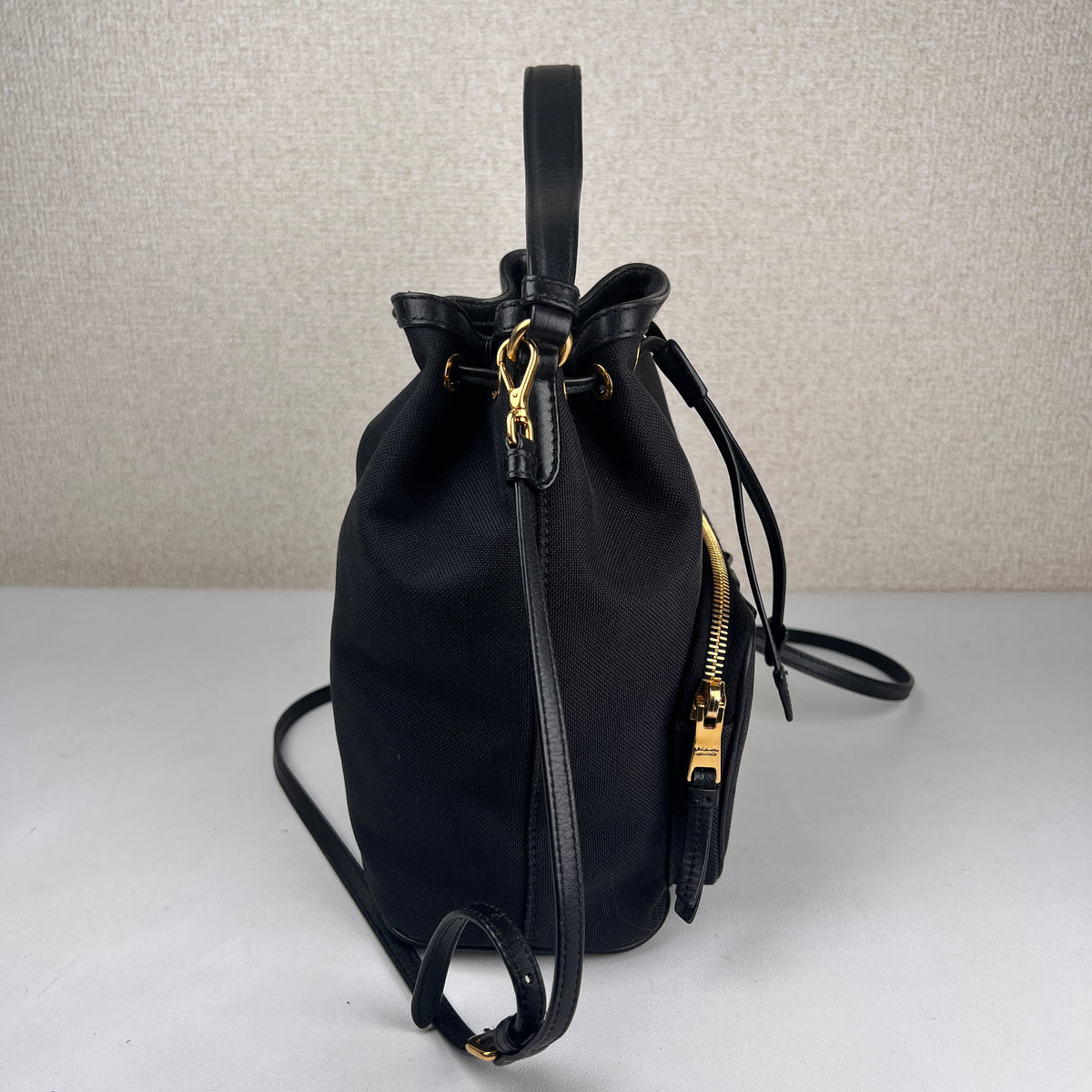 Prada Black Shoulder Bags A-19293