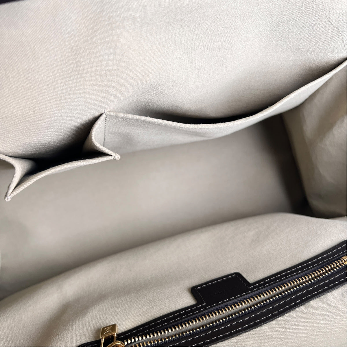 Louis Vuitton White Handle Bags A-19295