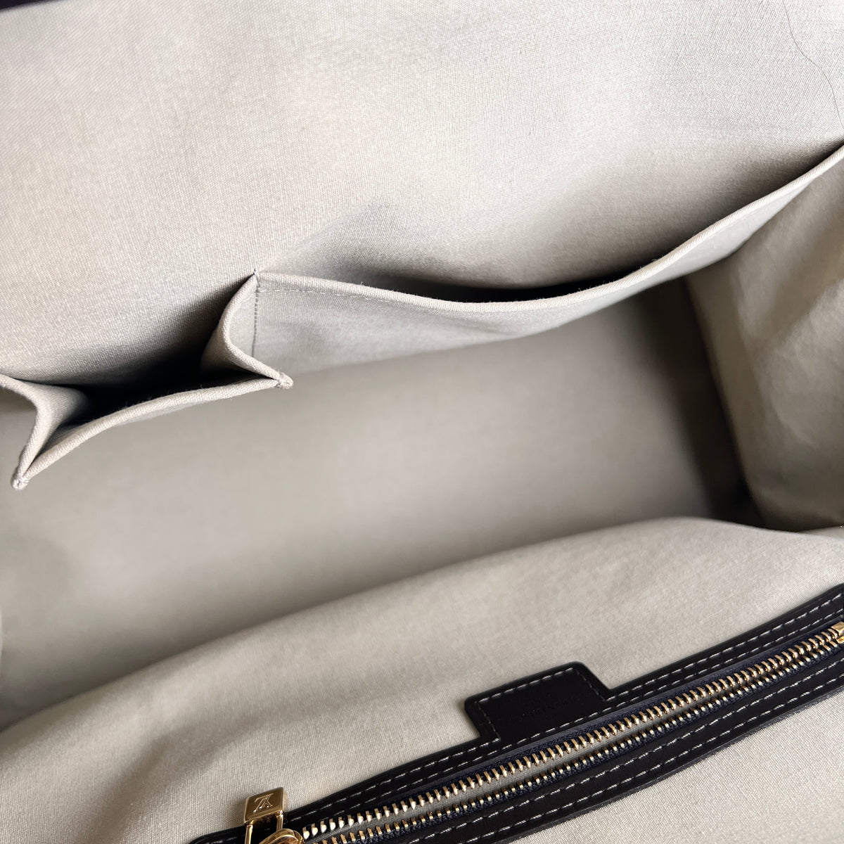 Louis Vuitton White Handle Bags A-19295