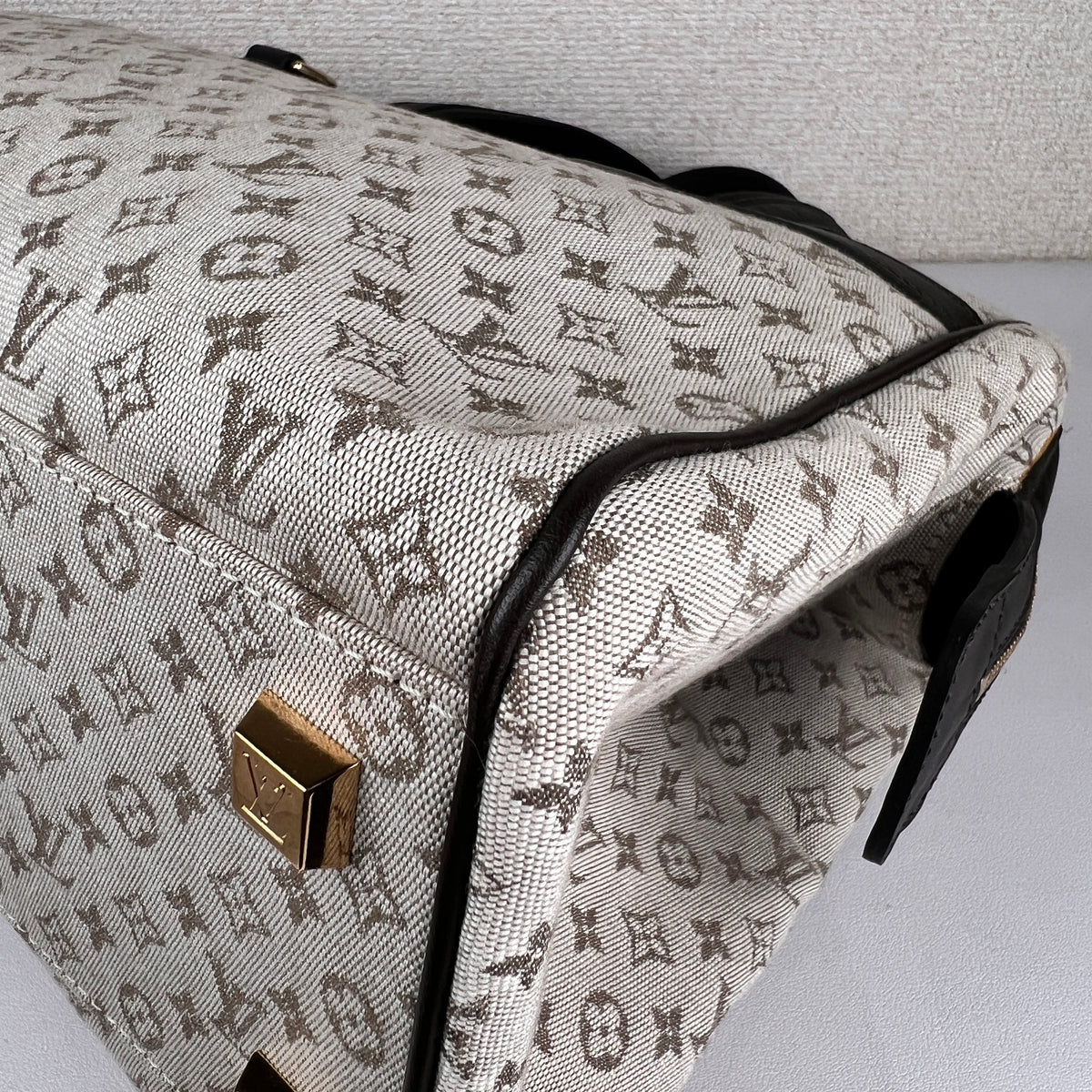 Louis Vuitton White Handle Bags A-19295