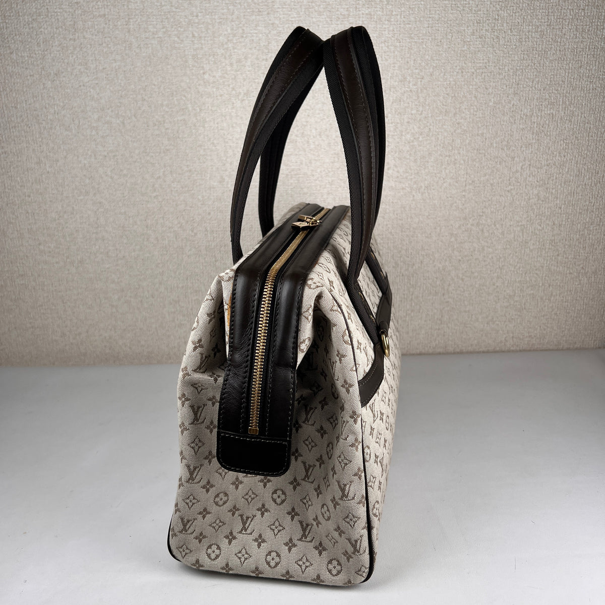 Louis Vuitton White Handle Bags A-19295