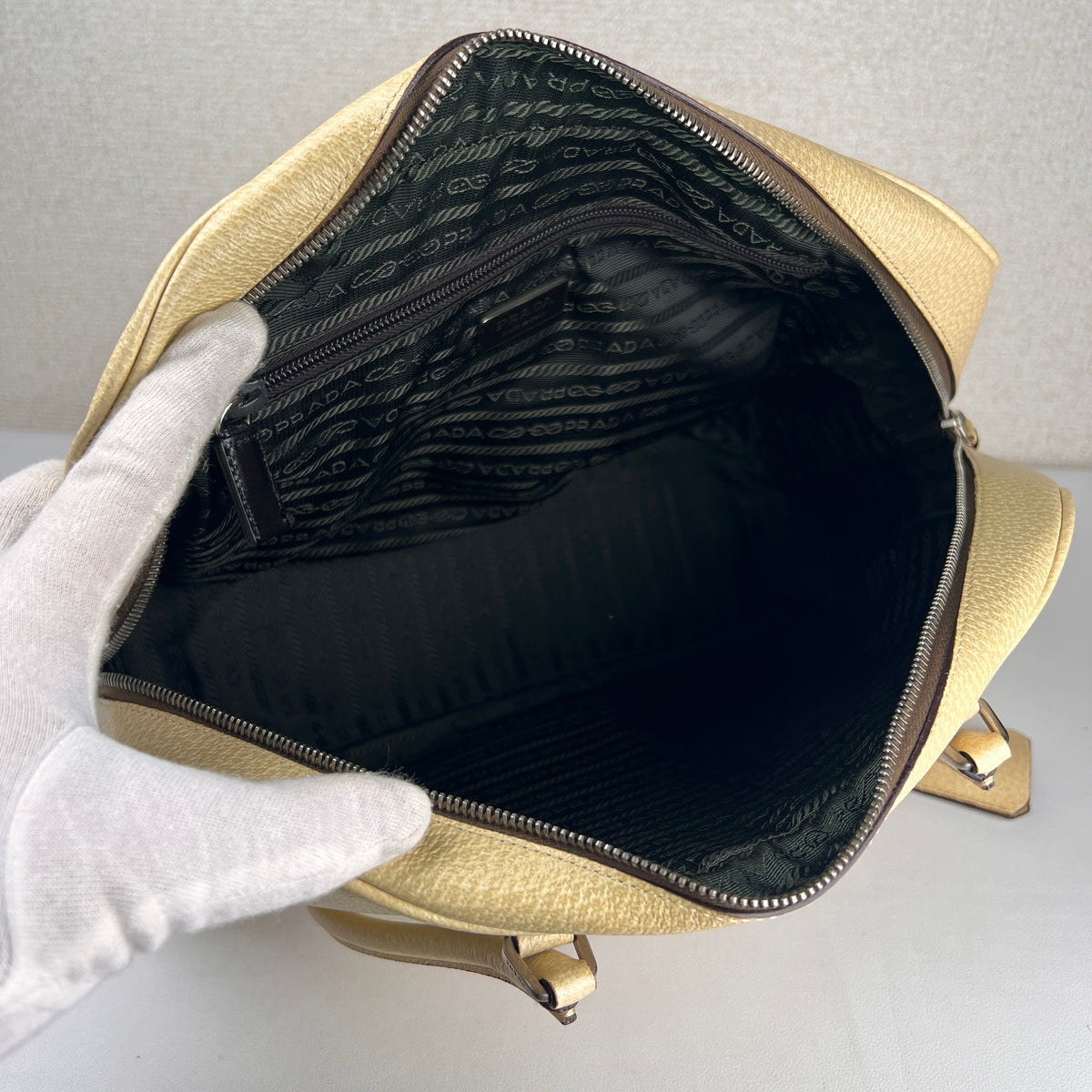 Prada Beige Handle Bags A-19302