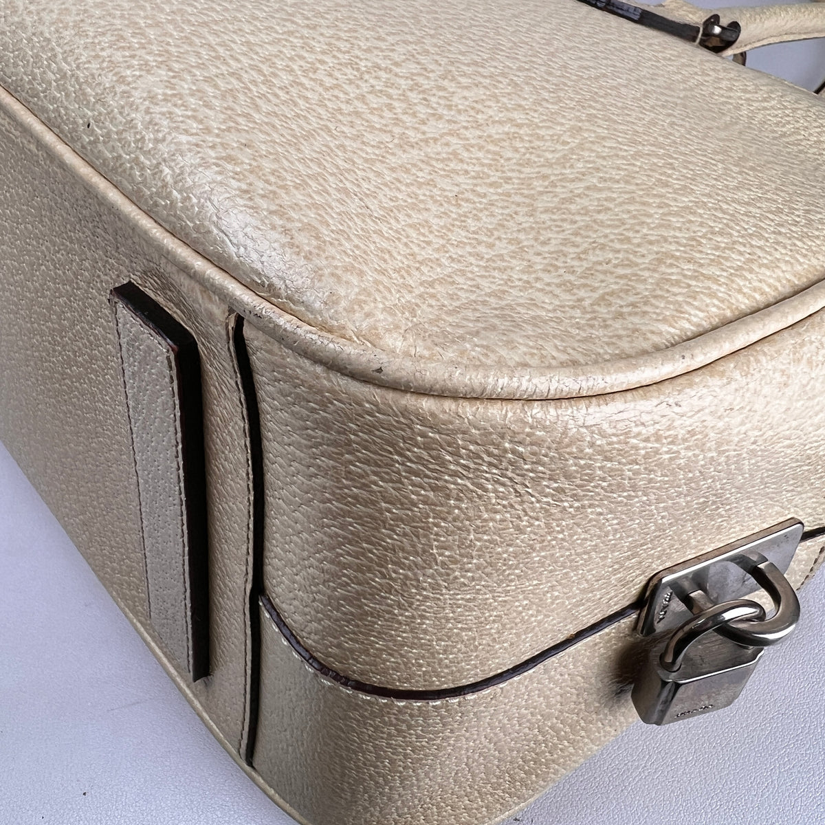 Prada Beige Handle Bags A-19302