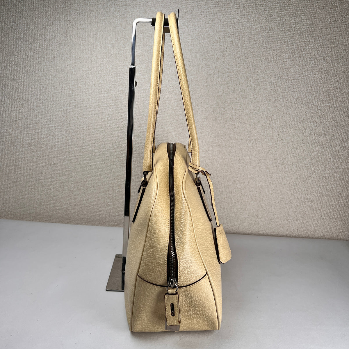 Prada Beige Handle Bags A-19302