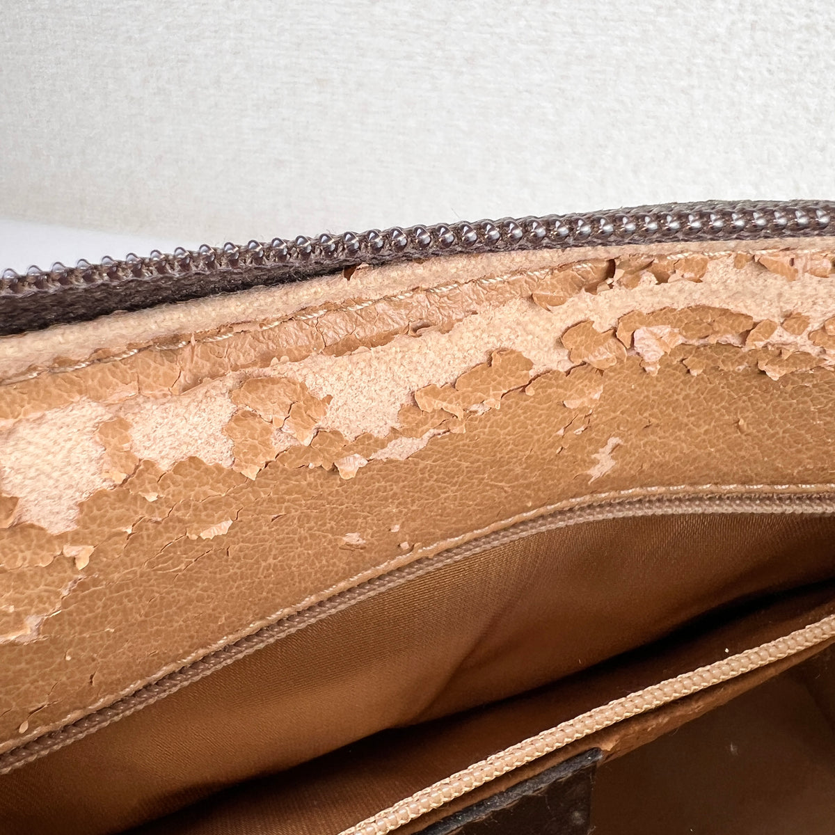 Gucci Brown Travel Bags A-19307
